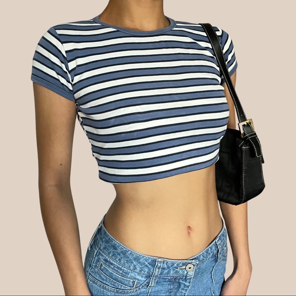 Striped shirt 💙